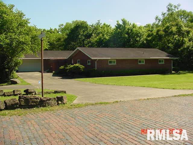 1 Denny Circle Dr., Murphysboro, IL 62966