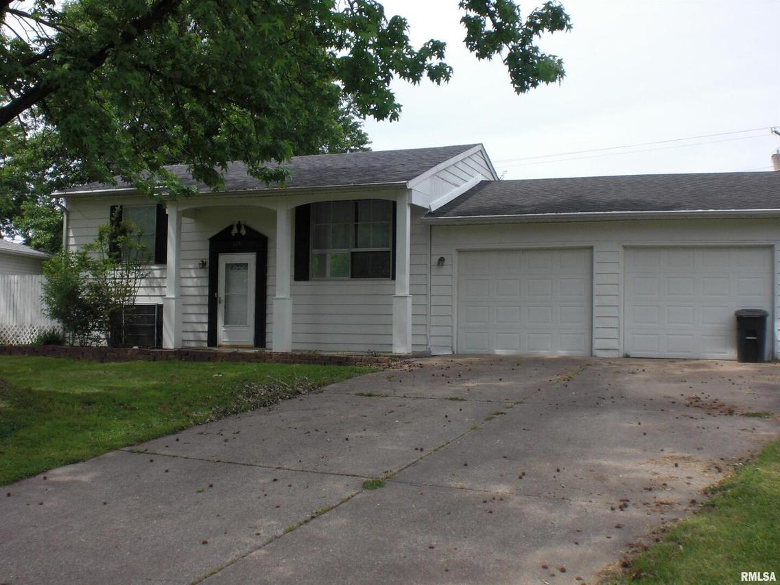 308 Lakeshore Dr., Carterville, IL 62918