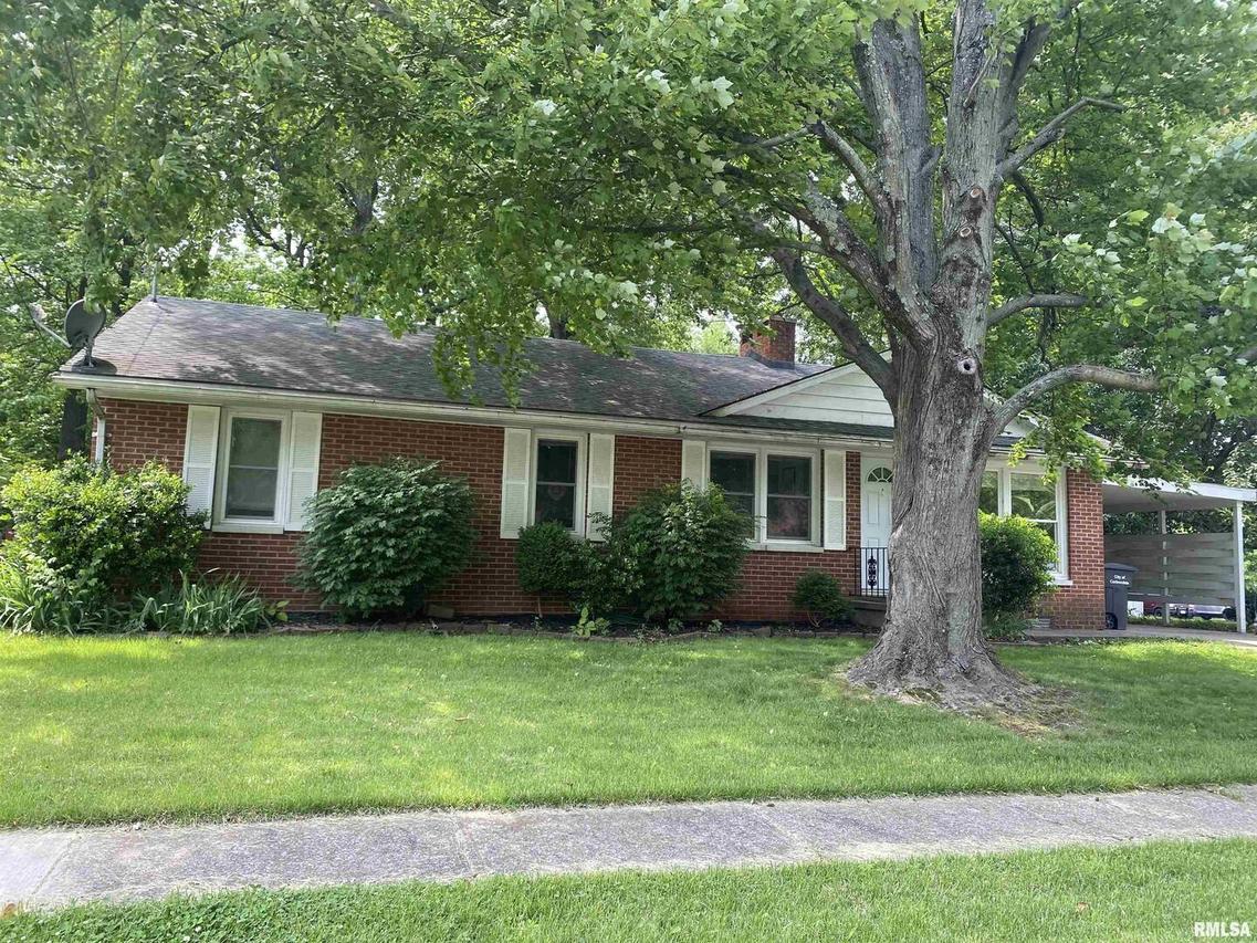 202 S Orchard Dr., Carbondale, IL 62901