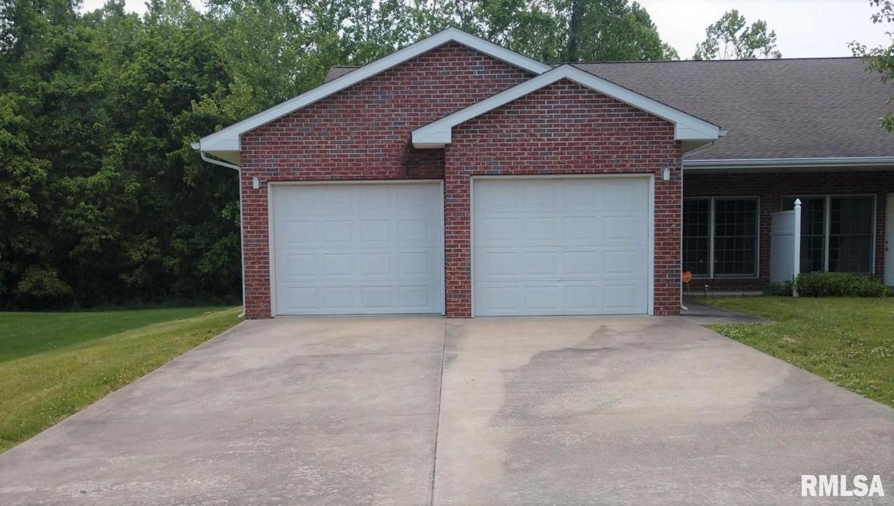 100-B Greg Ln., Carbondale, IL 62901