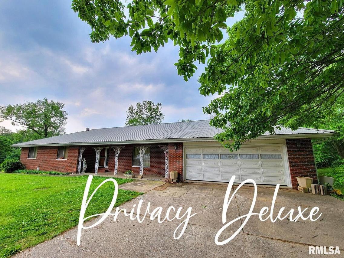 2602 Lincoln Ave., Odin, IL 62870