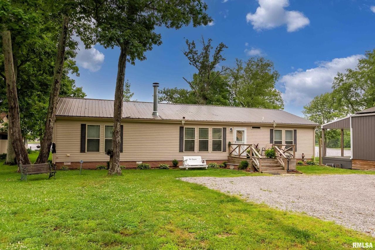 8283 Clark Trail, Duquoin, IL 62832