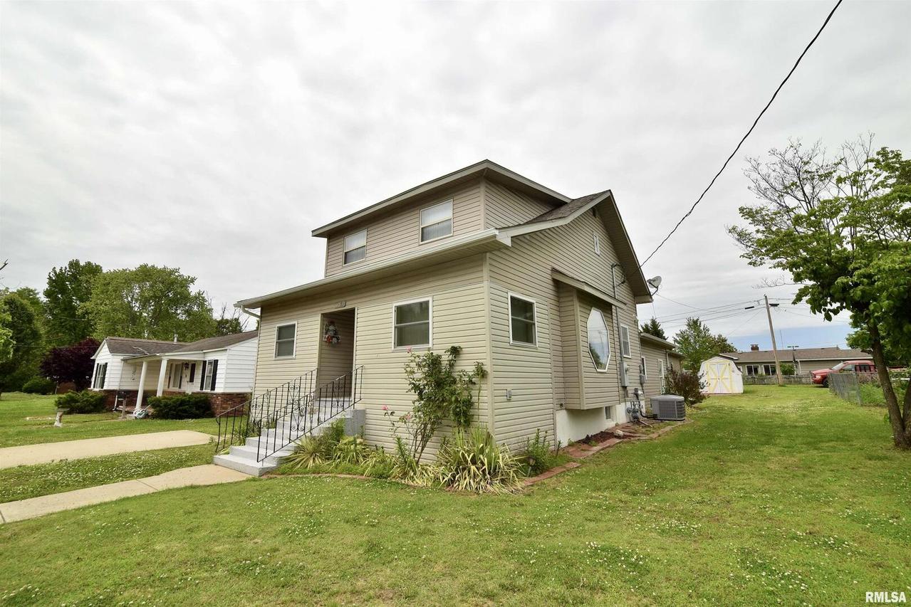 705 E 4th St., West Frankfort, IL 62896