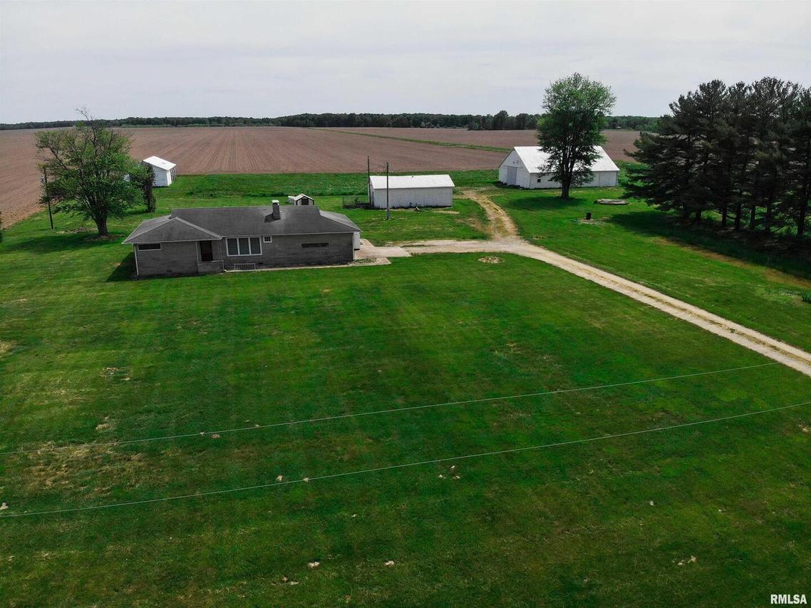 910 Middleton St., Iuka, IL 62849