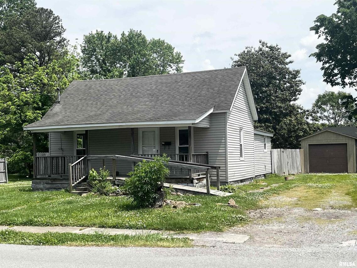 416 S 22nd St., Herrin, IL 62948