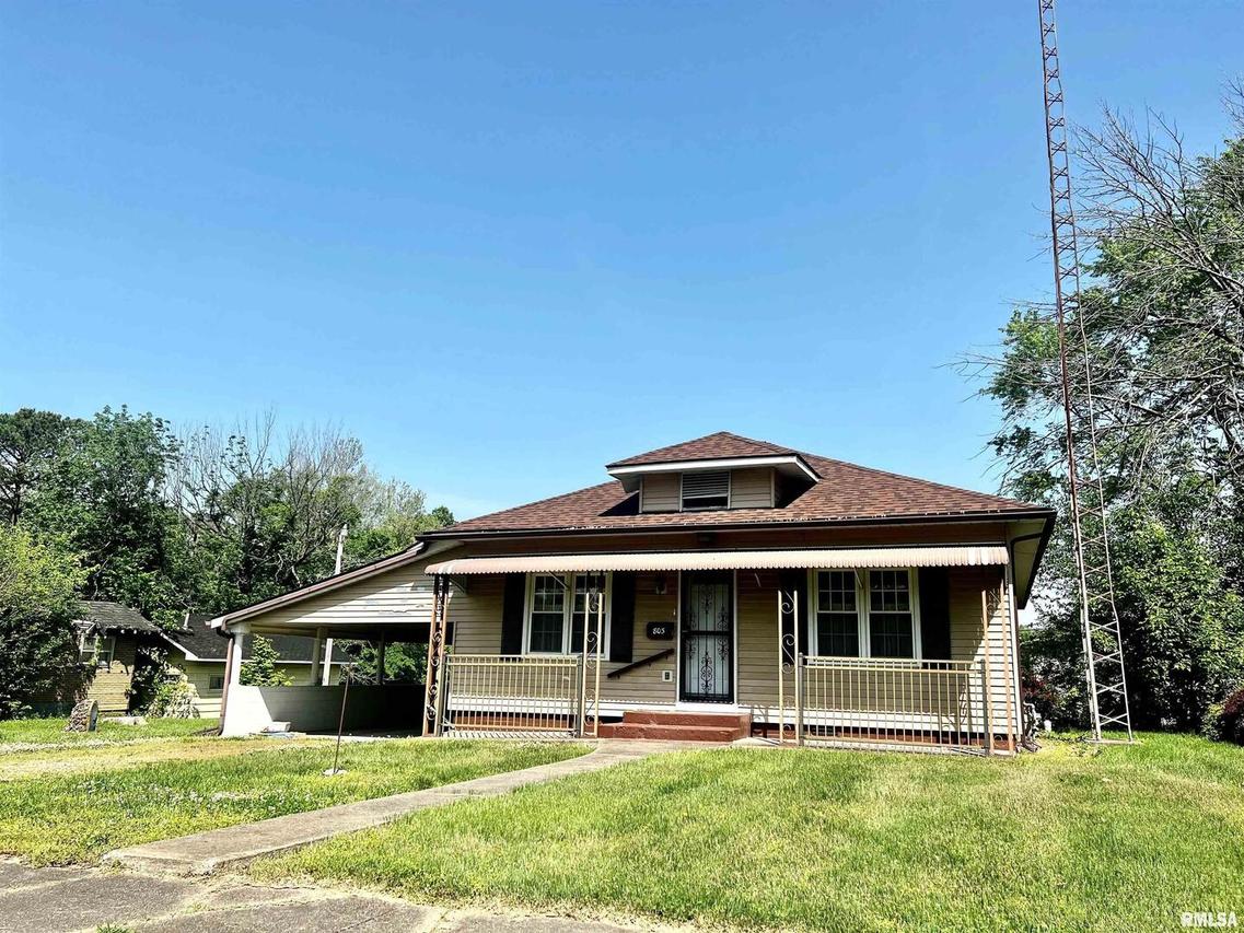 803 Maple St., Zeigler, IL 62999