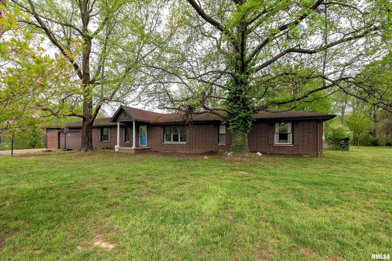 17060 Route 37 Rd., Johnston City, IL 62951