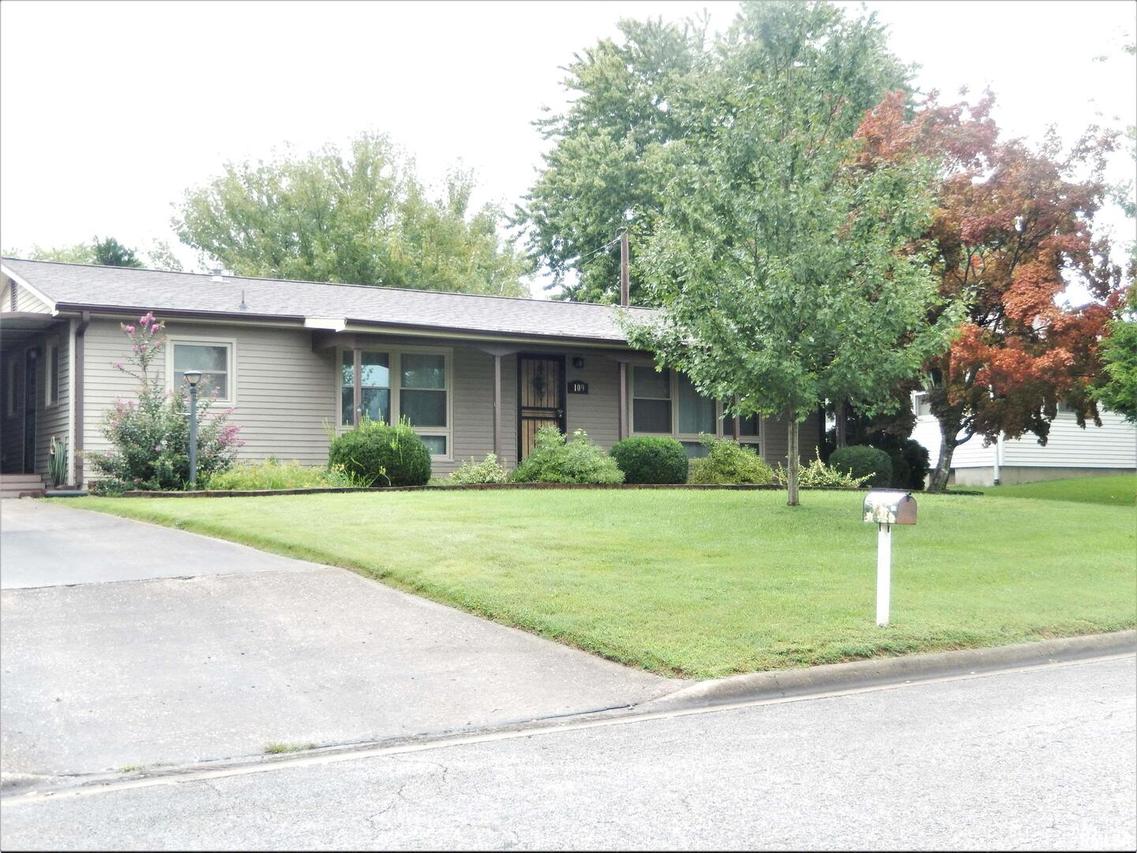 109 Belcher Dr., Anna, IL 62906