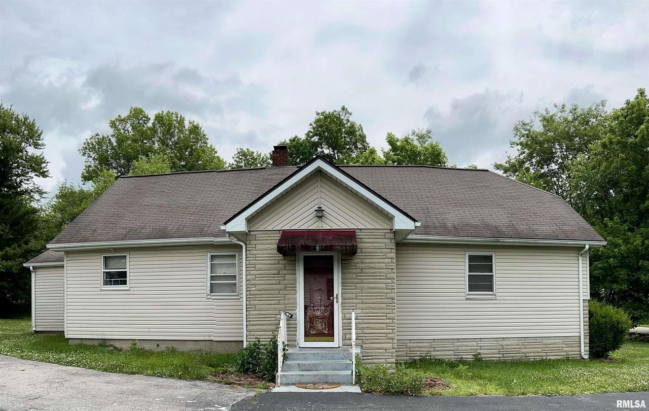 604 Barr St., Carterville, IL 62918