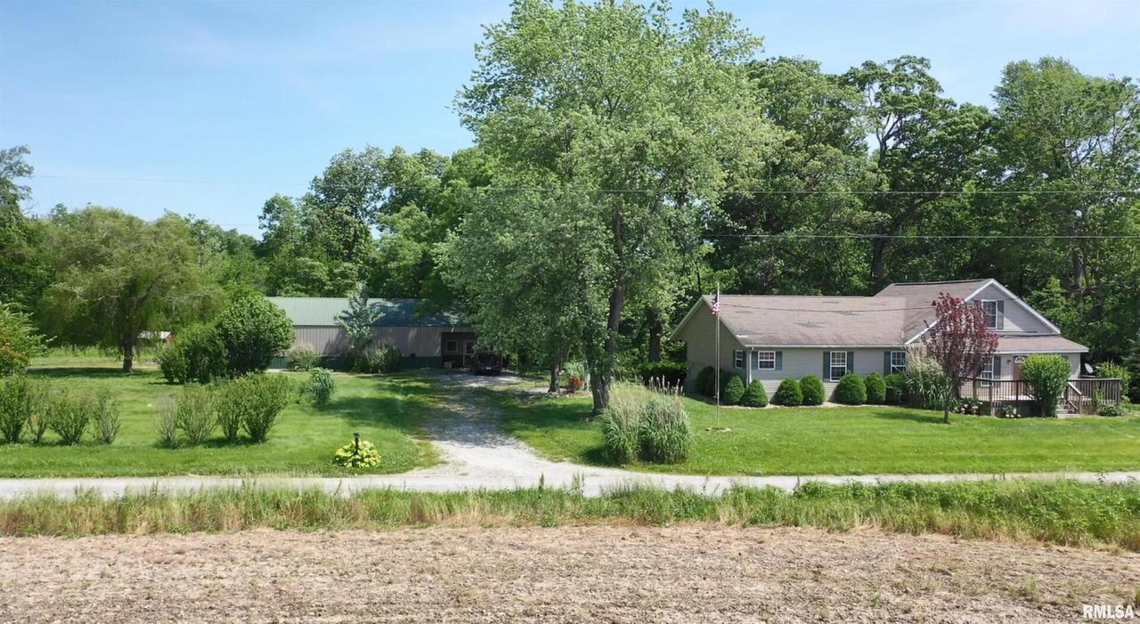 9381 Prairie Ridge Rd., Walsh, IL 62297