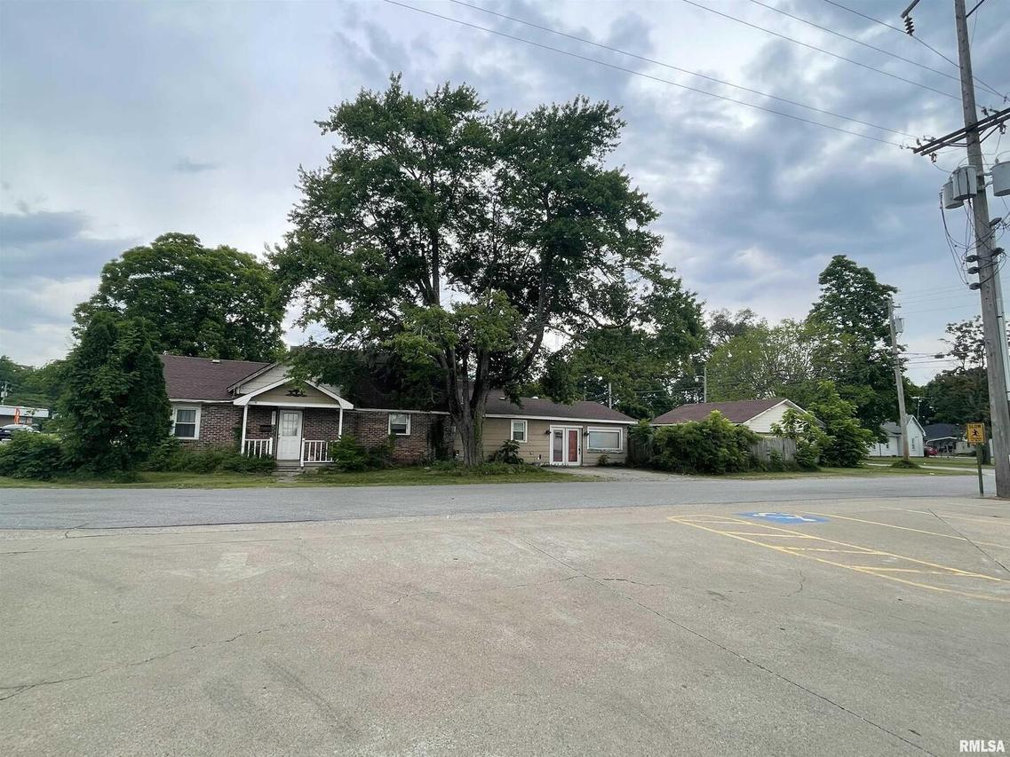 817 E 5th St., Metropolis, IL 62960