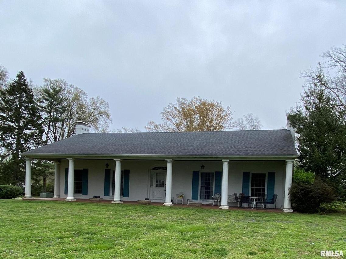 1013 N Oakland Ave., Carbondale, IL 62901