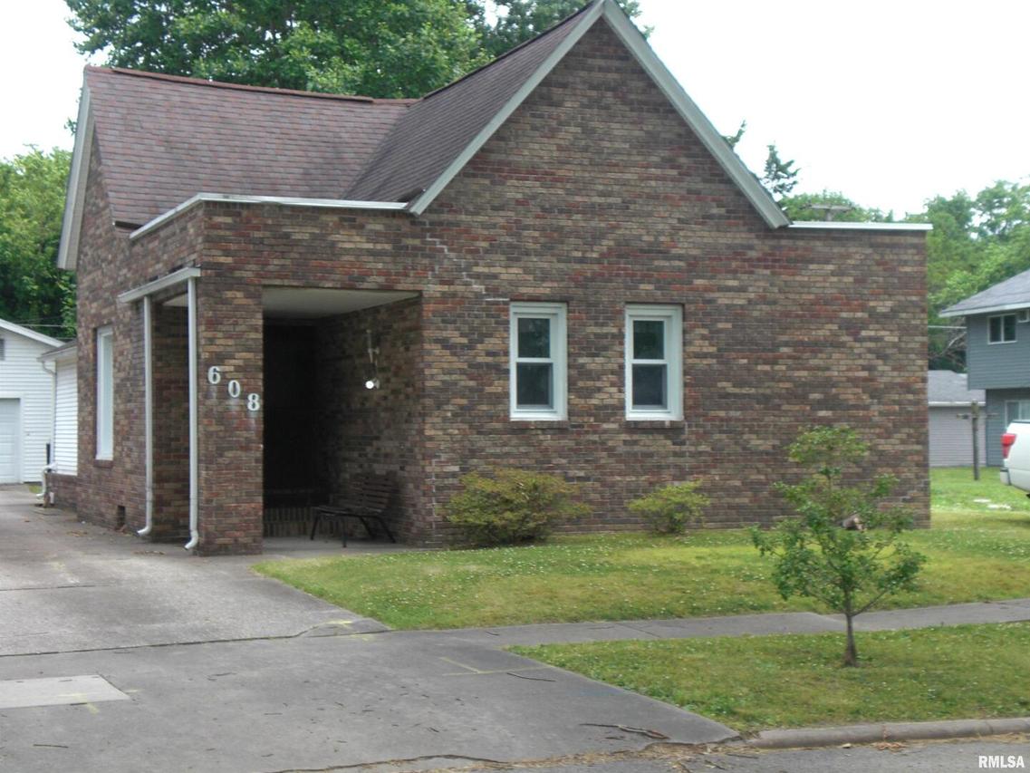 608 N 14th St., Herrin, IL 62948