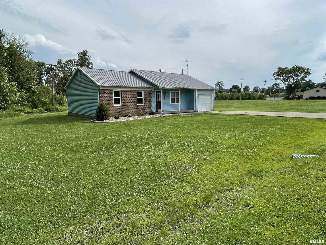 1401 Elizabeth Rd., Carmi, IL 62821