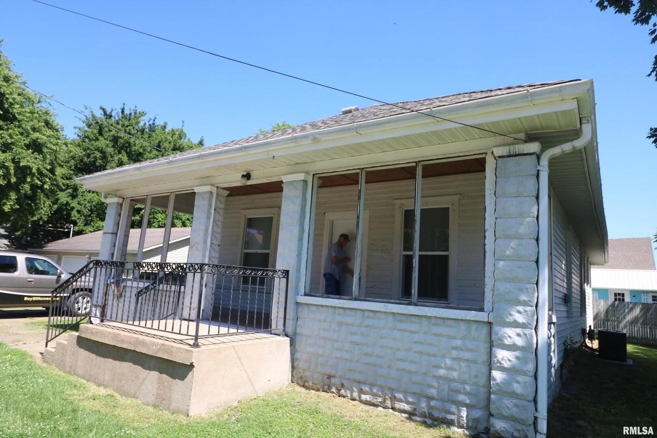 412 E Marion St., Marion, IL 62959