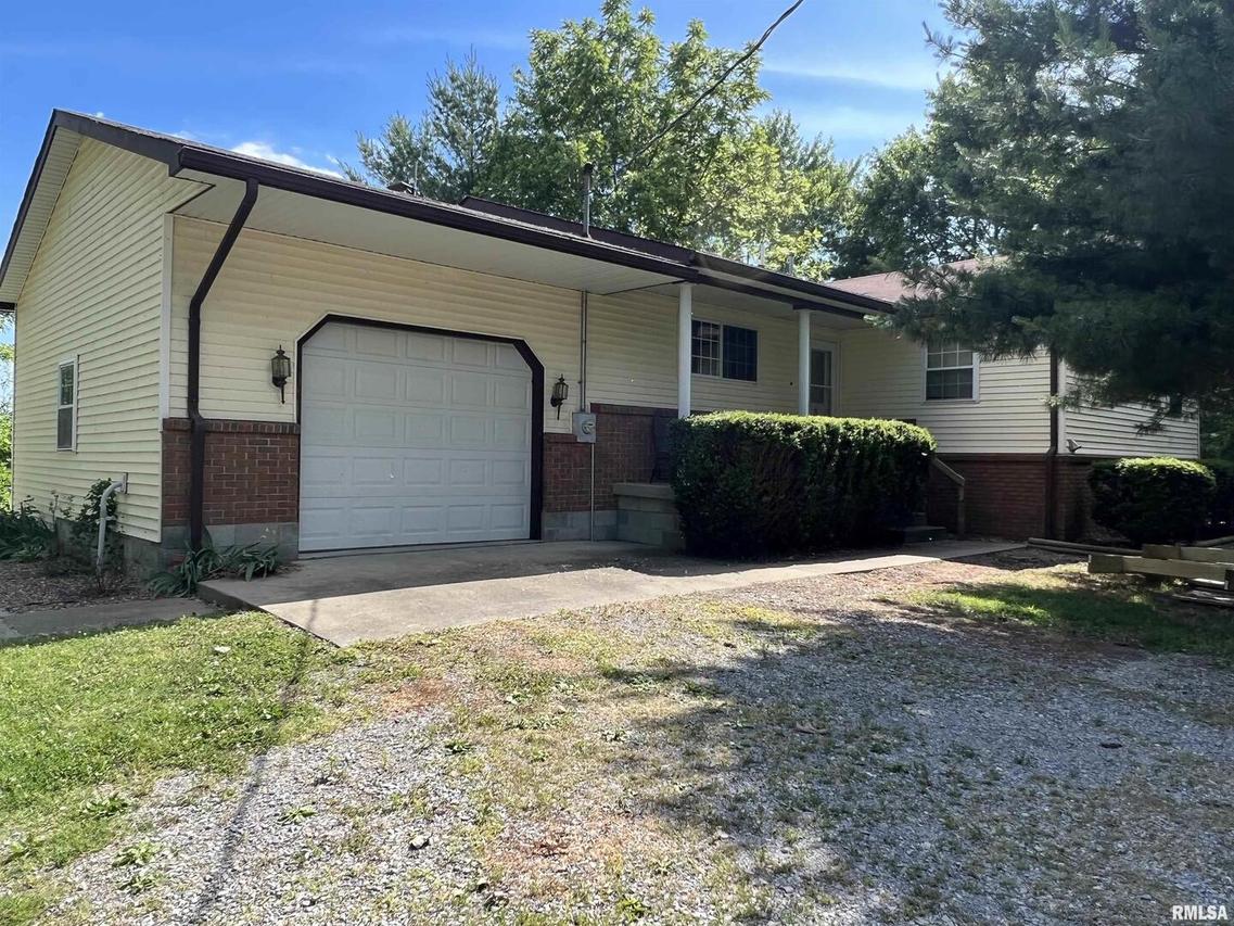 85 Eagle Ln., Eldorado, IL 62930