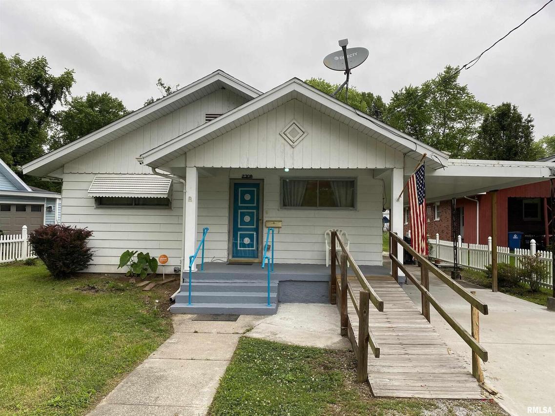 2308 Alexander St., Murphysboro, IL 62966