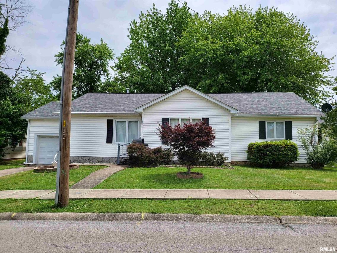 1006 S Jackson St., Harrisburg, IL 62946