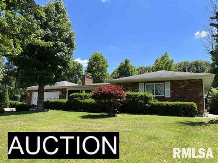 907 E Grand Ave., Carterville, IL 62918