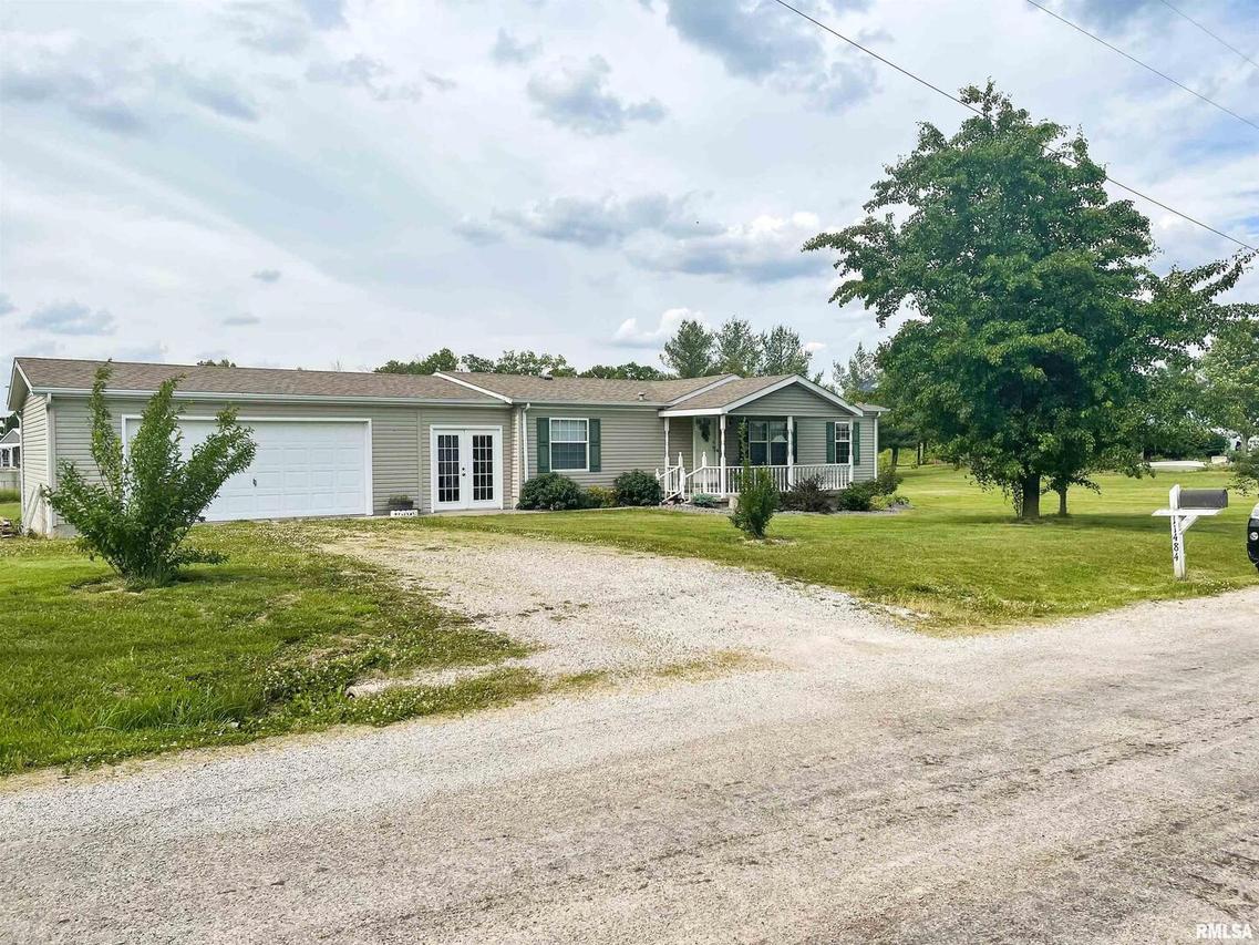 11484 E Middle Rd., Dix, IL