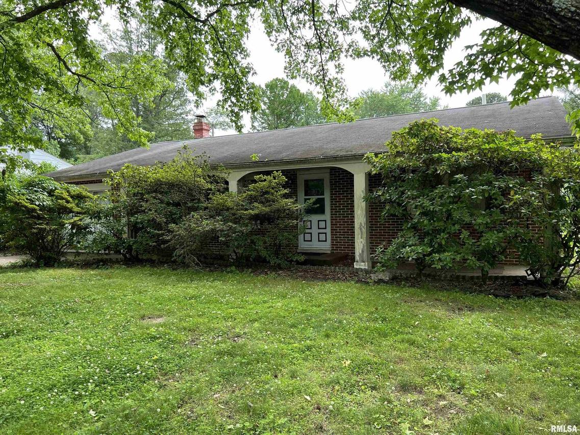 600 Skyline Dr., Carbondale, IL 62901