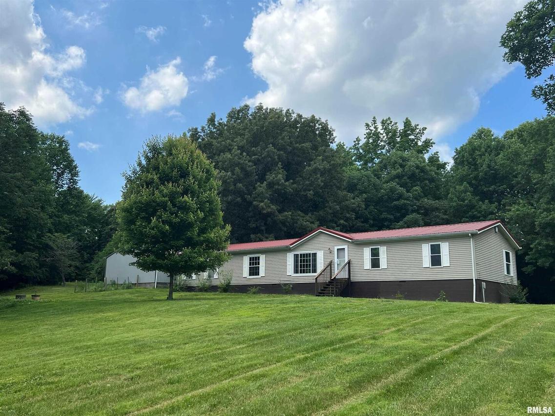 295 Woodhaven Ln., Grantsburg, IL 62943