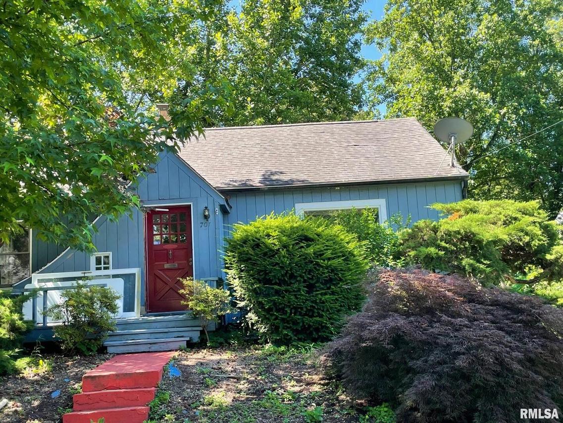 701 W Elm St., Carbondale, IL 62901