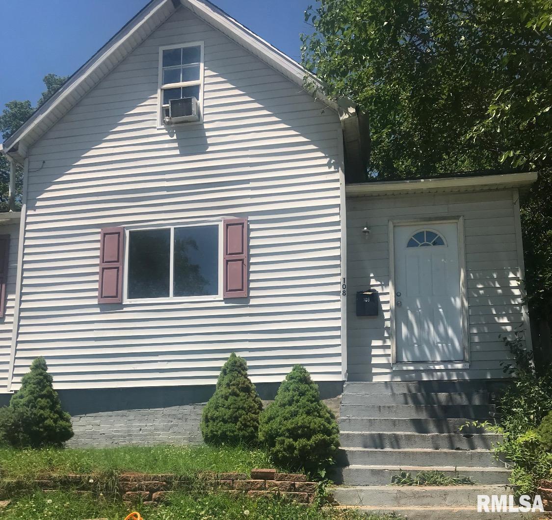 108 E Lincoln St., Harrisburg, IL 62946