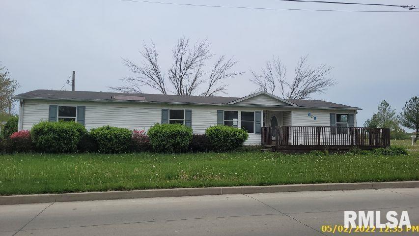 609 N Worthey St., Flora, IL 62839