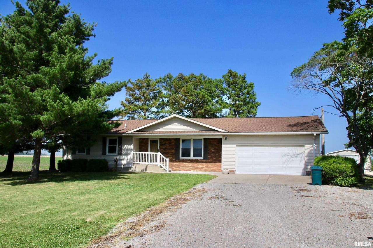 592 Swan Pond Rd., Jacob, IL 62950