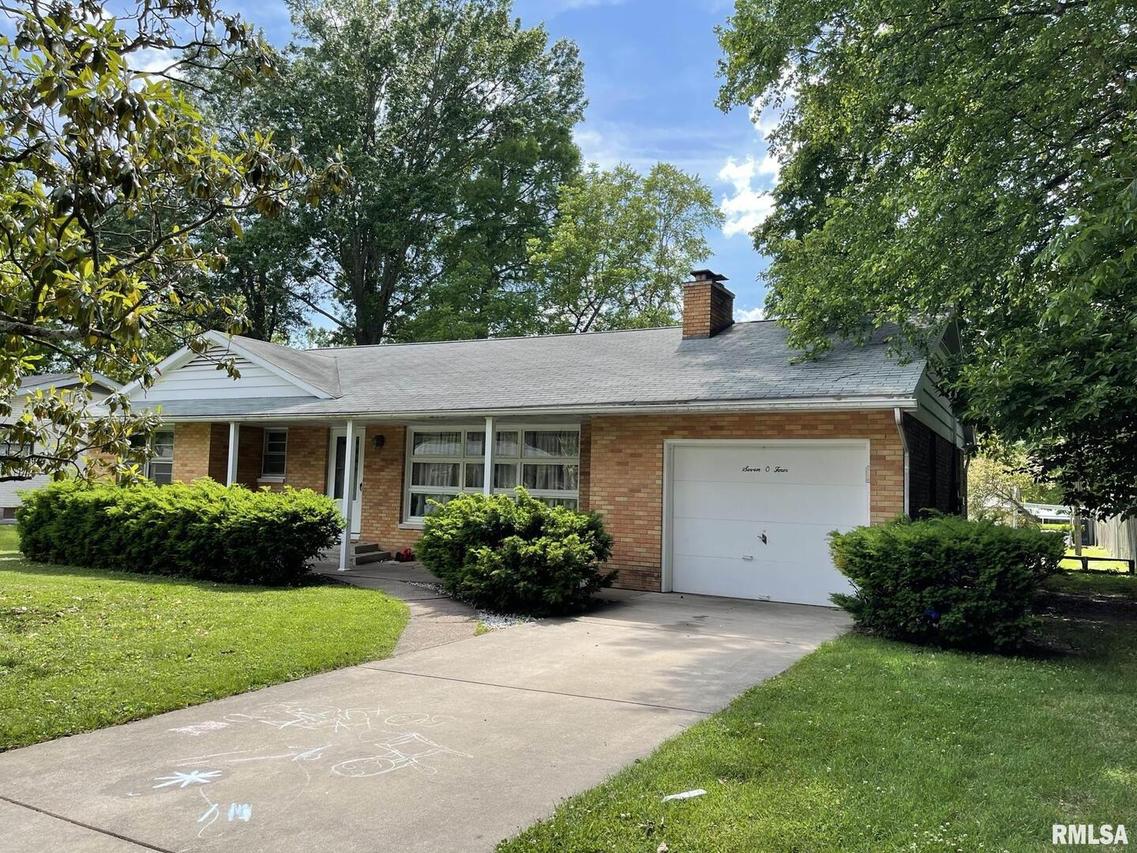 704 S Murrie Pl., Carbondale, IL 62901