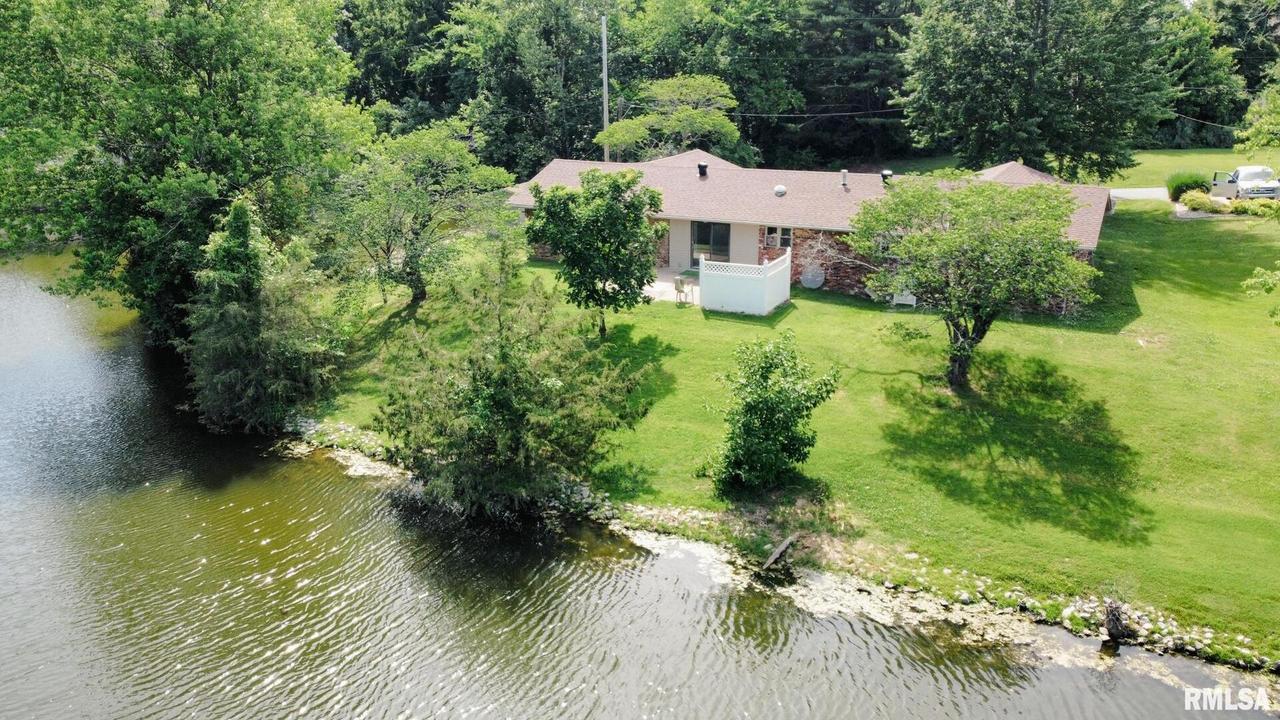 102 Pelican Dr., Anna, IL 62906