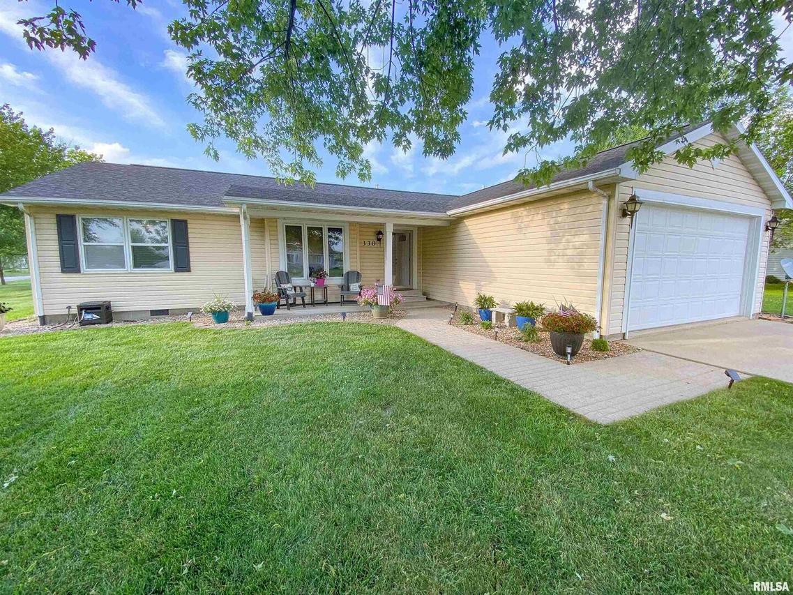 330 S 10th St., Clay City, IL 62824