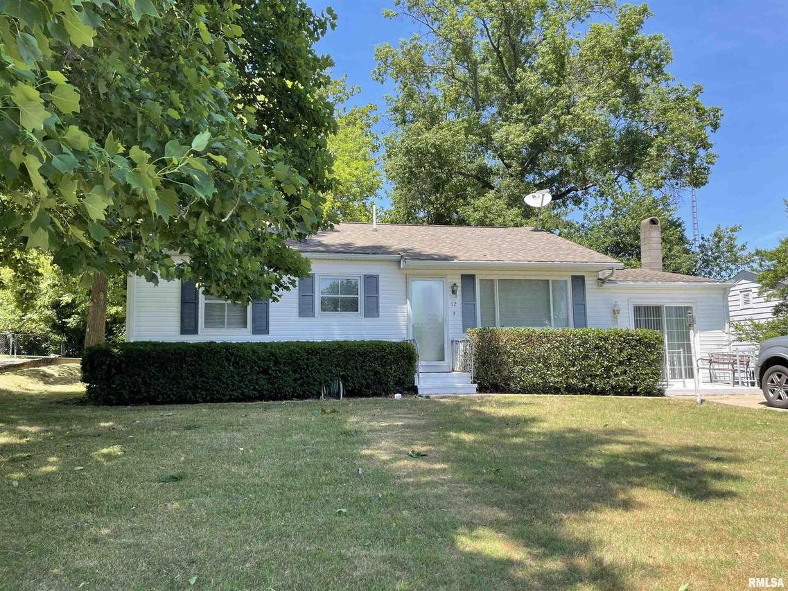 12 Shawnee Dr., West Frankfort, IL 62896