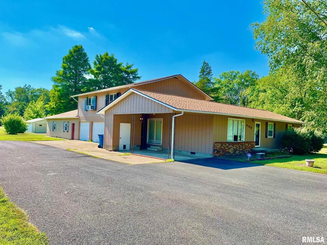 609 N Ward St., Benton, IL 62812