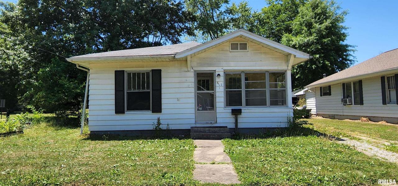 811 S Thomas St., Christopher, IL 62822