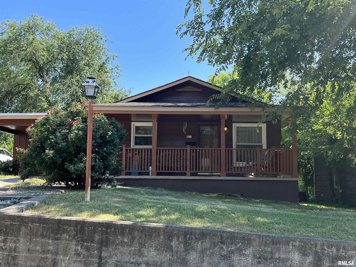 921 Benton St., Eldorado, IL 62930