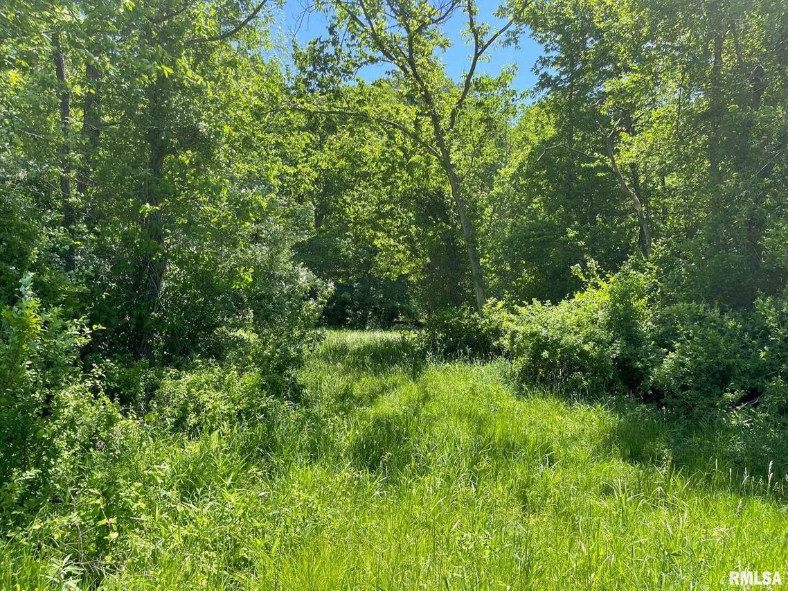 2028 W Main St., Salem, IL 62881