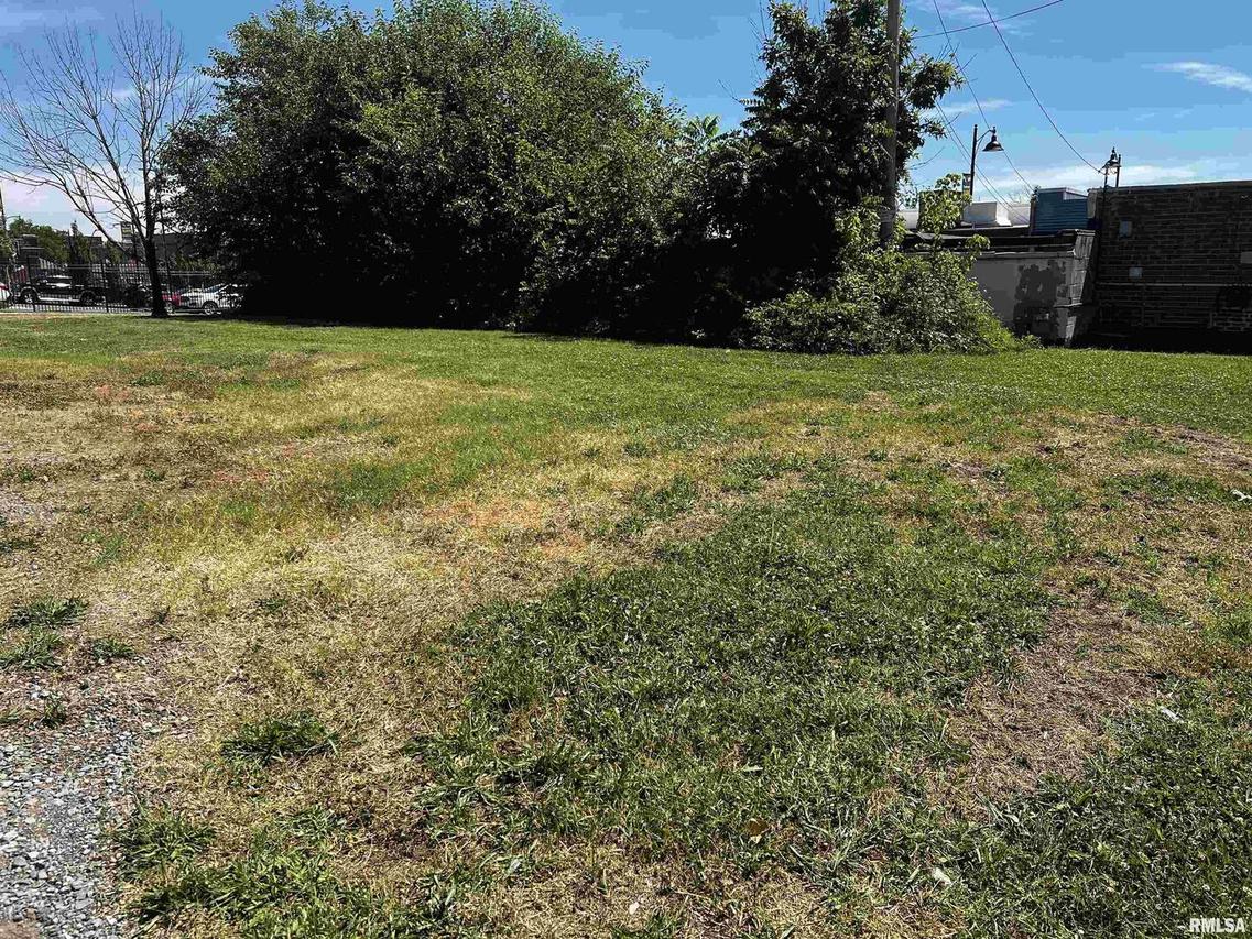 000 Elm St., Carbondale, IL 62901