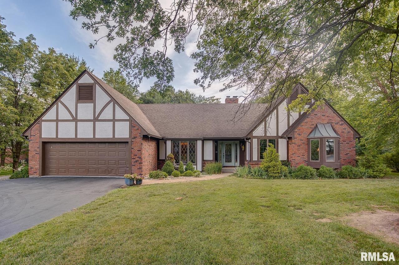 4 Shady Oak Ln., Waterloo, IL 62298