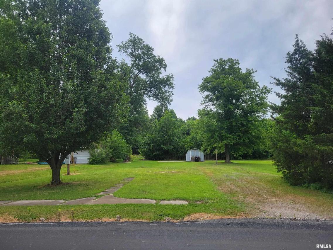 710 S Cockrum St., Sesser, IL 62884