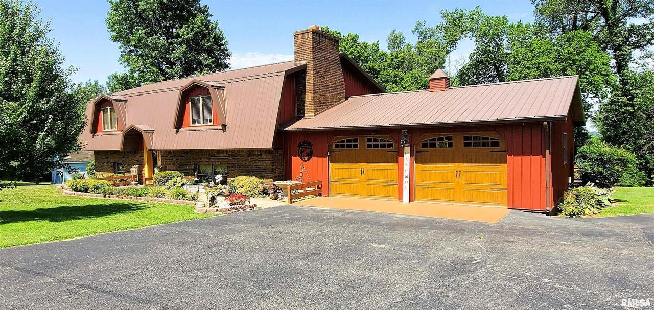 905 E Cedar St., Olmsted, IL 62970