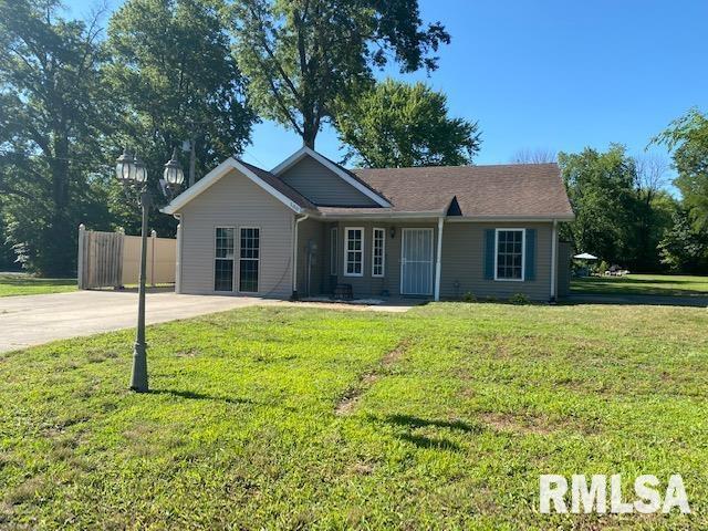 100 Noah Ln., Carterville, IL 62918