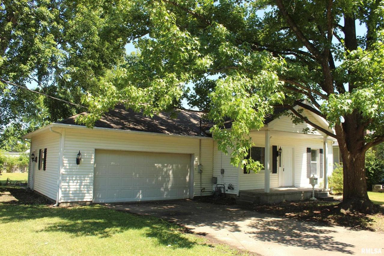 105 S 1st St., Marion, IL 62959