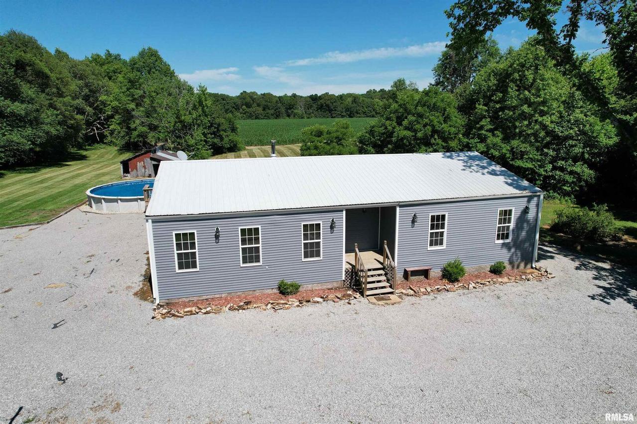 3484 Marquardt Rd., Iuka, IL 62849