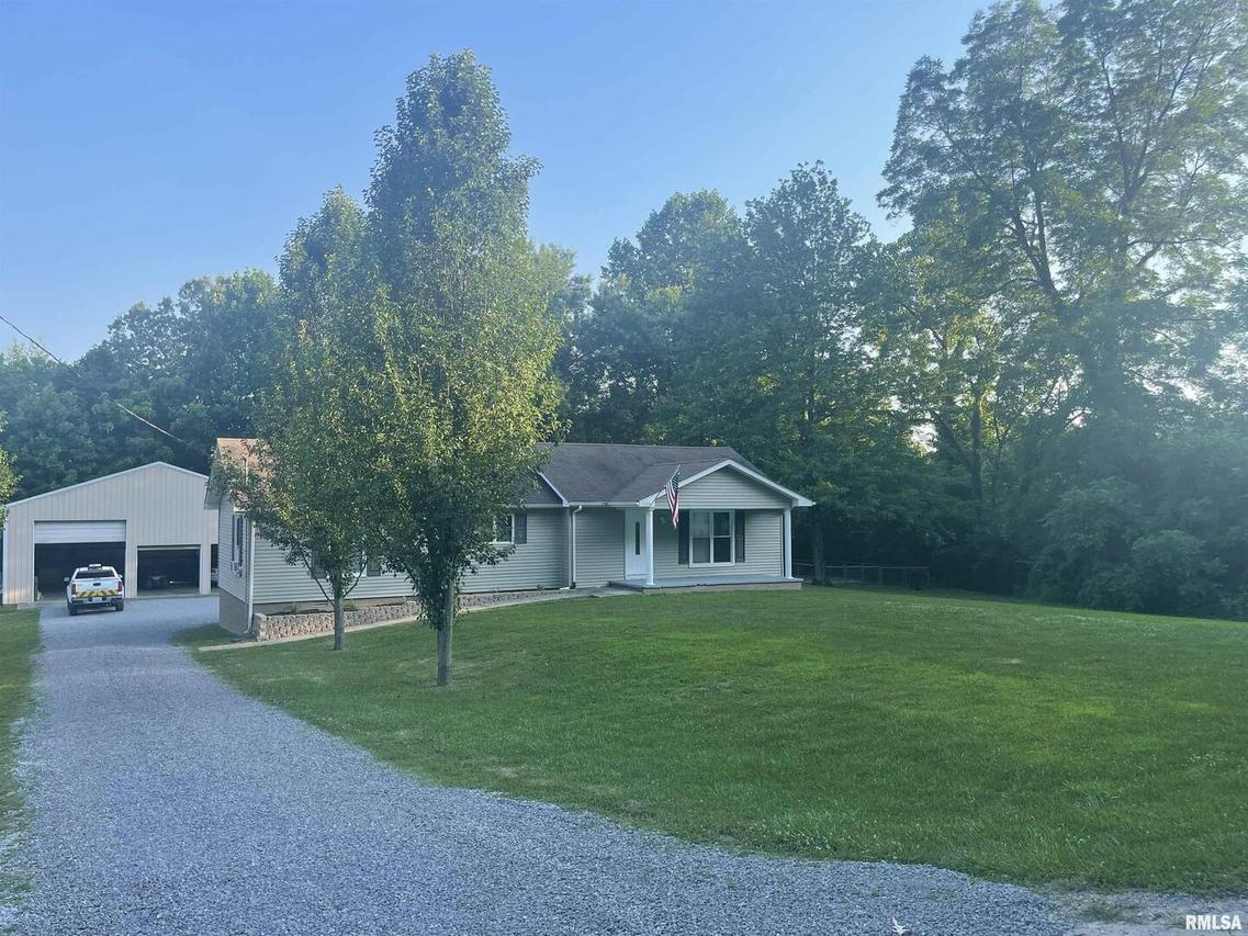 23679 Pleasant Valley Rd., Stonefort, IL 62987