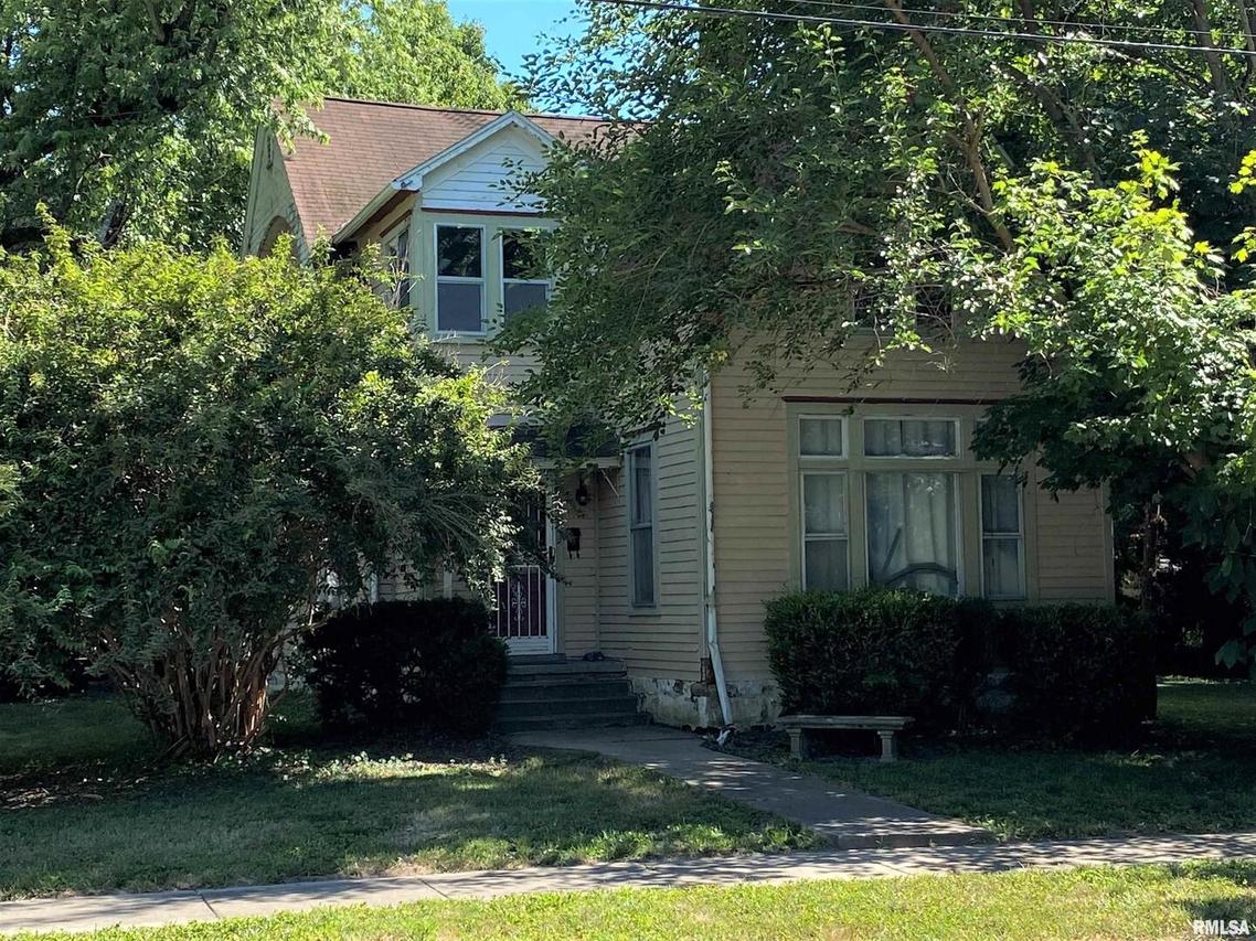 1903 Division St., Murphysboro, IL 62966