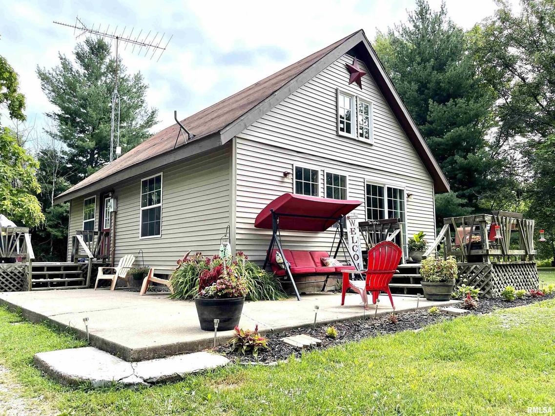 1369 Community Beach Rd., Odin, IL 62870