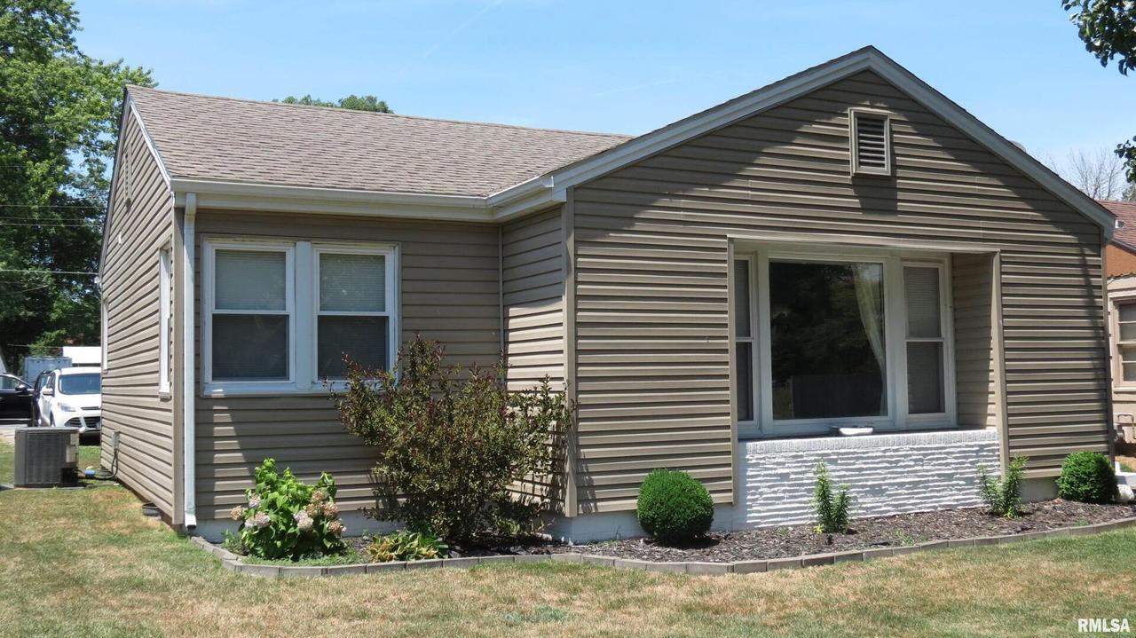 219 S Line St., Duquoin, IL 62832