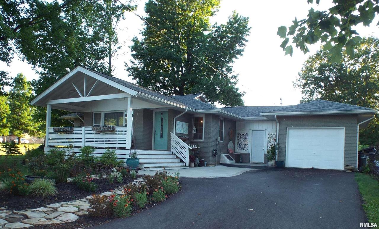 2320 S Illinois Ave., Carbondale, IL 62903